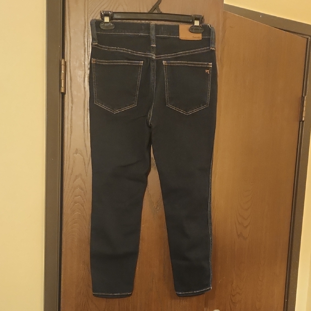 Madewell Black Ankle Cropped Jeans with Sleek Tapered Fit